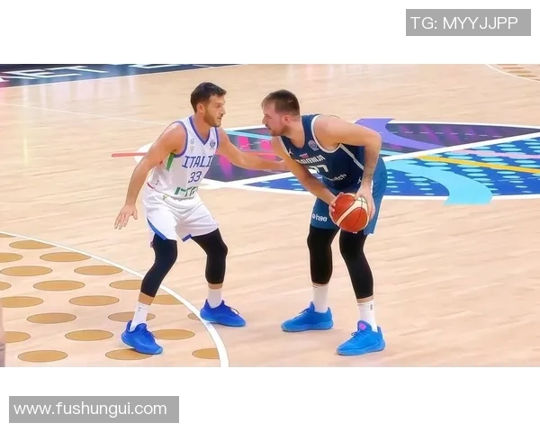 东契奇晃开防守 强突上篮打成2+1