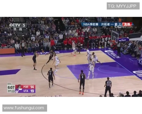 杨瀚森秀传球 弧顶单手抛球助飞队友