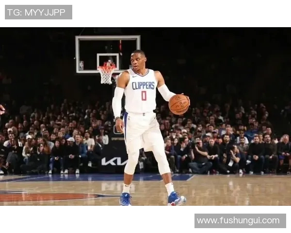 威少国王首秀替补出战19分钟得6分6板