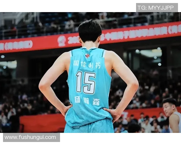 开拓者官方晒出全队拍立得签名照:杨瀚森两张照片入镜 开拓者官方晒出全队拍立得签名照:杨瀚森两张照片入镜