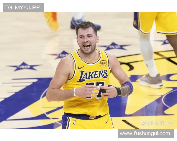 队记：湖人乐观认为东契奇的恢复时间不会超过最初预计的时间