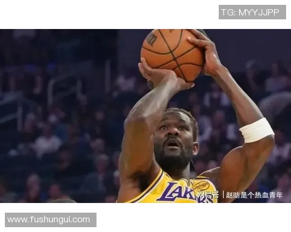 湖人战雄鹿变阵！2人出战成疑，美媒调侃1笔交易，老詹一挑三